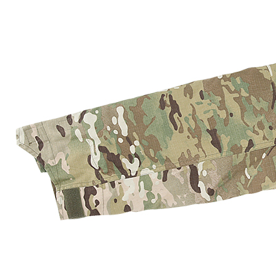 Puño de chaqueta de uniforme militar