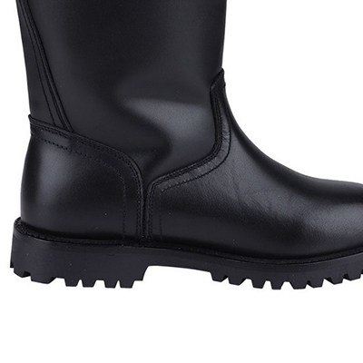 Las botas de protección contra incendios parecen