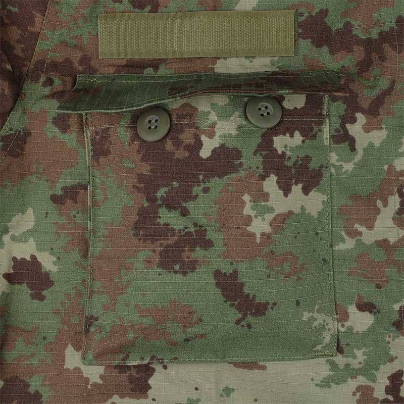 Bolsillo en el pecho del uniforme de combate